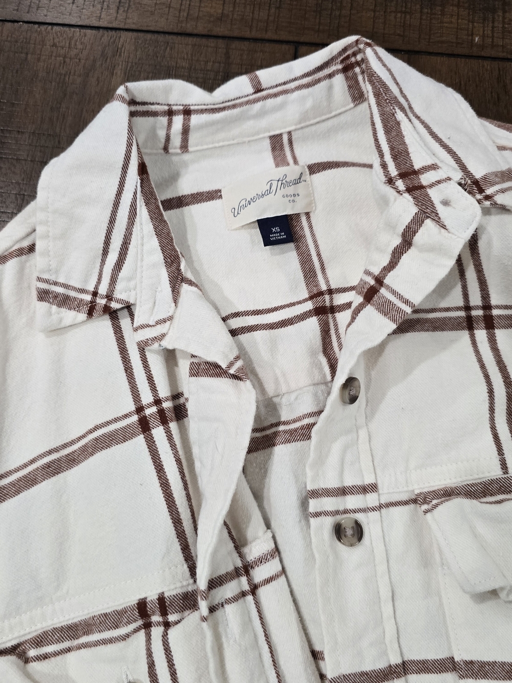 Universal Thread Womens Cream Plaid Button-Up Shirt